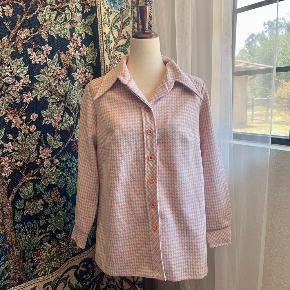 Vintage 1970’s Orange Grey White Houndstooth Button-Down Blouse Dagger Collar